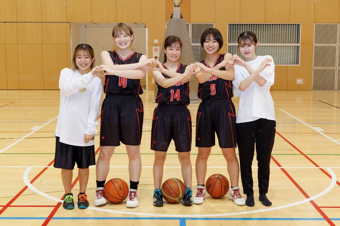 BASKETBALL